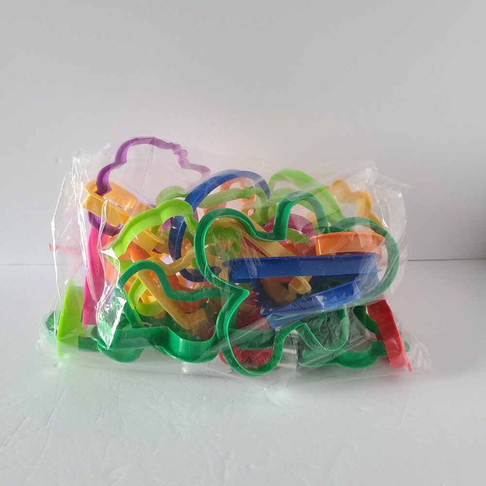 ASSORTED PLASTIC COOKIE CUTTERS -LOT OF 37-DIFERRENT SHAPES & HOLIDAY DESIGNS